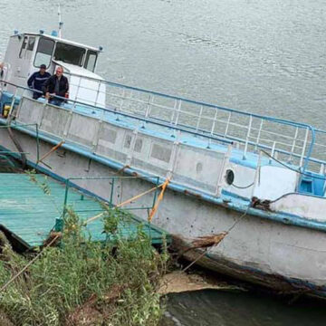 У Могилеві-Подільському в Дністер з пришвартованого катеру витекло дизпаливо