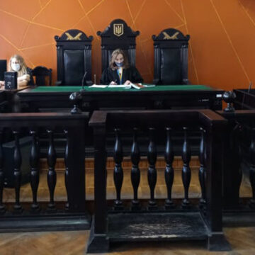 Суд у Хмільнику обрав запобіжний захід 20-річному хлопцю, якого підозрюють у вчиненні розбою