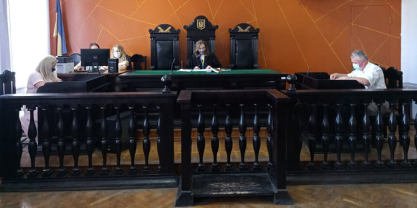 Суд у Хмільнику обрав запобіжний захід 20-річному хлопцю, якого підозрюють у вчиненні розбою