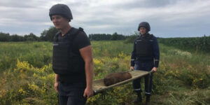 На Вінниччині піротехніки ДСНС знищили авіабомбу