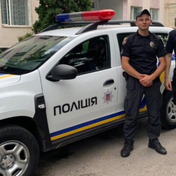 У місті Бар під час пожежі поліцейські врятували чоловіка