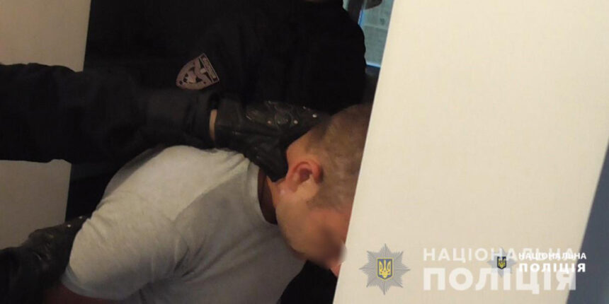 Вінничанина затримали за хуліганство зі зброєю та зґвалтування