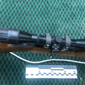 Незареєстровану нарізну гвинтівку та набої вилучили поліцейські у жителя Ямполя