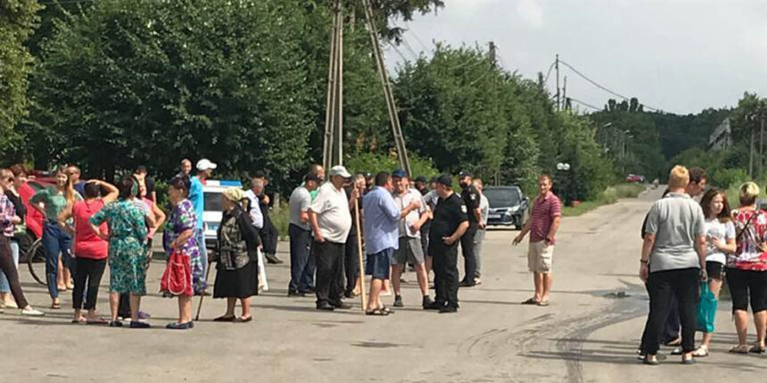 Поліцейські забезпечують охорону публічної безпеки у Кирнасівці Тульчинського району