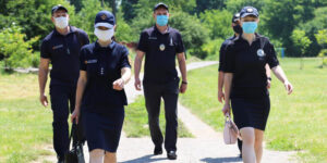 У Вінниці поліцейські пояснюють дітям чому "небезпечна вода"