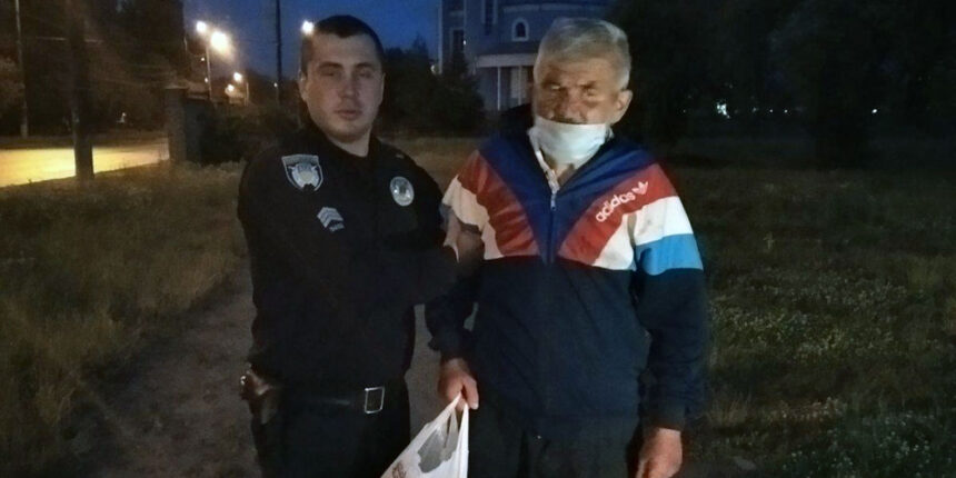 У Вінниці поліцейські охорони надали вчасну допомогу чоловіку