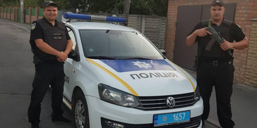 Вінницькі поліцейські охорони затримали любителя холодної зброї