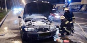 У Вінниці загорівся автомобіль BMW