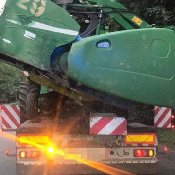 Вінницькі патрульні виявили порушення при перевезенні комбайнів