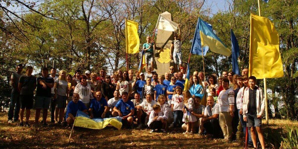 Активісти із Вороновиці повторили автопробіг до могили Данила Нечая
