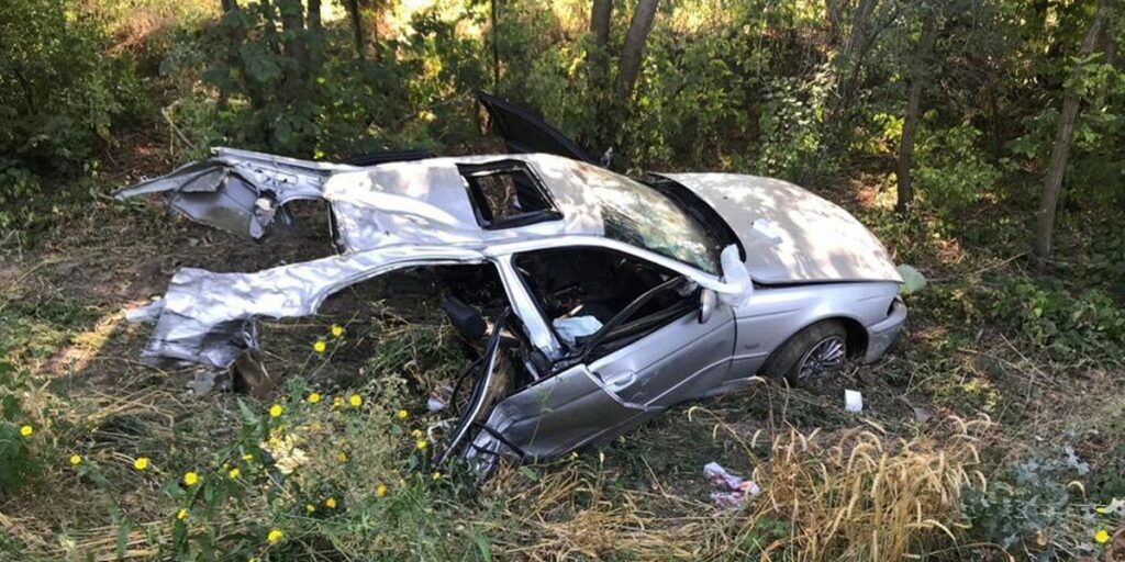 У Жмеринському районі Mersedes-Benz розірвав BMW, яке виїхало на зустрічну смугу - є жертви