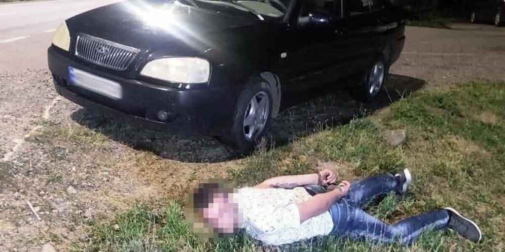Затримали підозрюваного у вчиненні озброєного нападу на вінницького водія таксі
