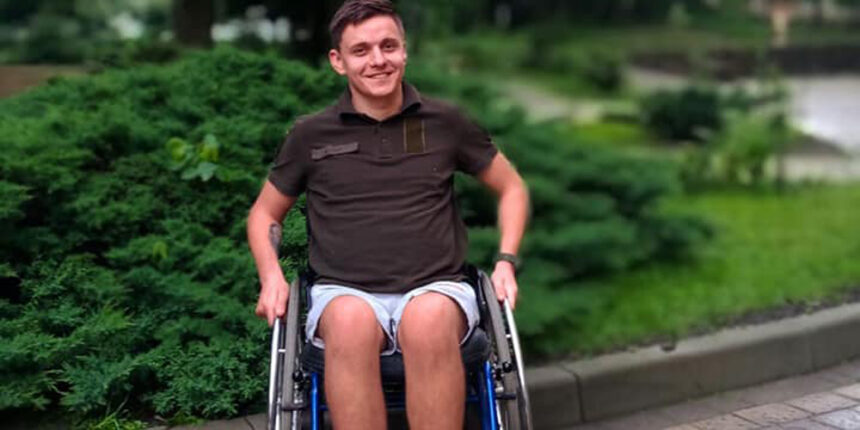 Вінничан закликають допомогти мужньому бійцю АТО завершити навчання у військовій академії