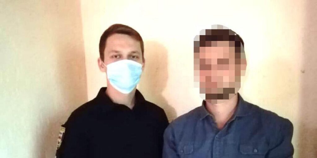 Поліцейські затримали вінничанина, який погрожував водійкам трамвая зброєю