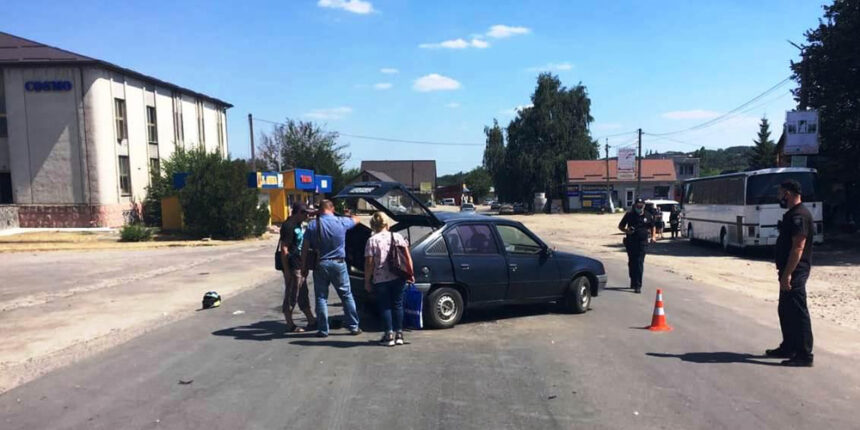 У Тростянецькому районі водій Opel під наркотою збив мотоцикліста