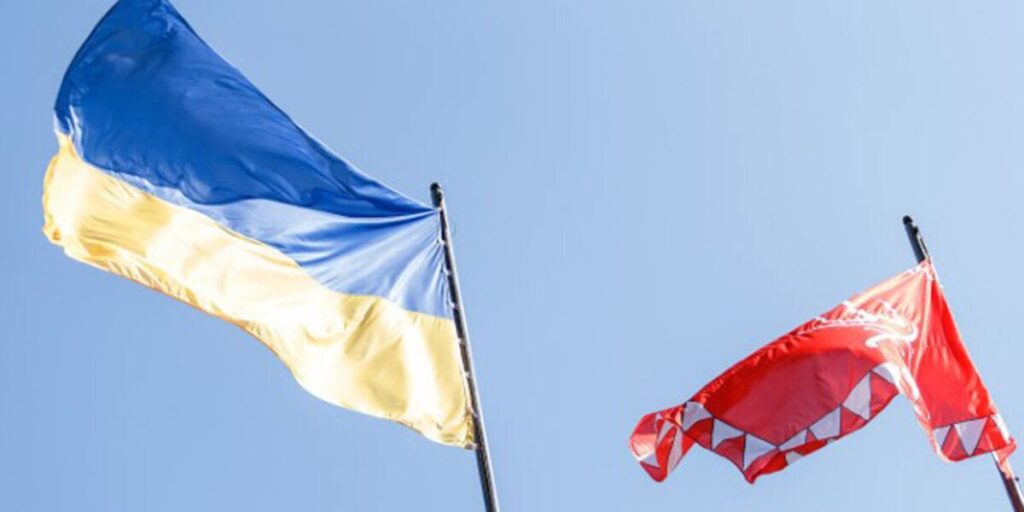 У Вінниці на майдані Незалежності урочисто підняли Державний Прапор України