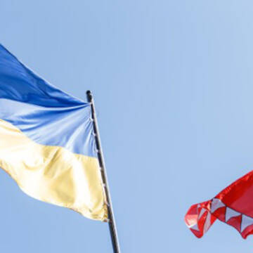 У Вінниці на майдані Незалежності урочисто підняли Державний Прапор України