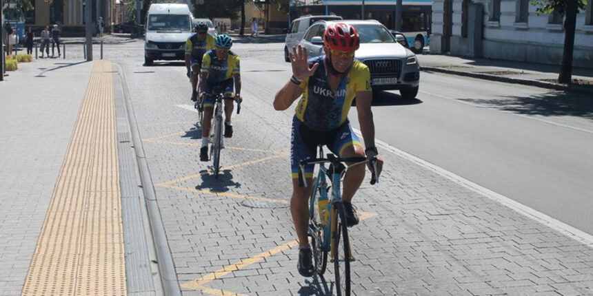 У Вінниці зустріли учасників велопробігу ветеранів війни «Вшануємо пам'ять захисників України»