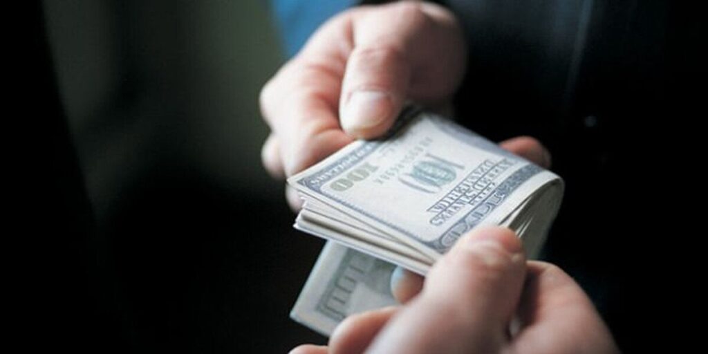 На Вінниччині судитимуть поліцейського, який, підбурив до надання хабаря в 650 доларів