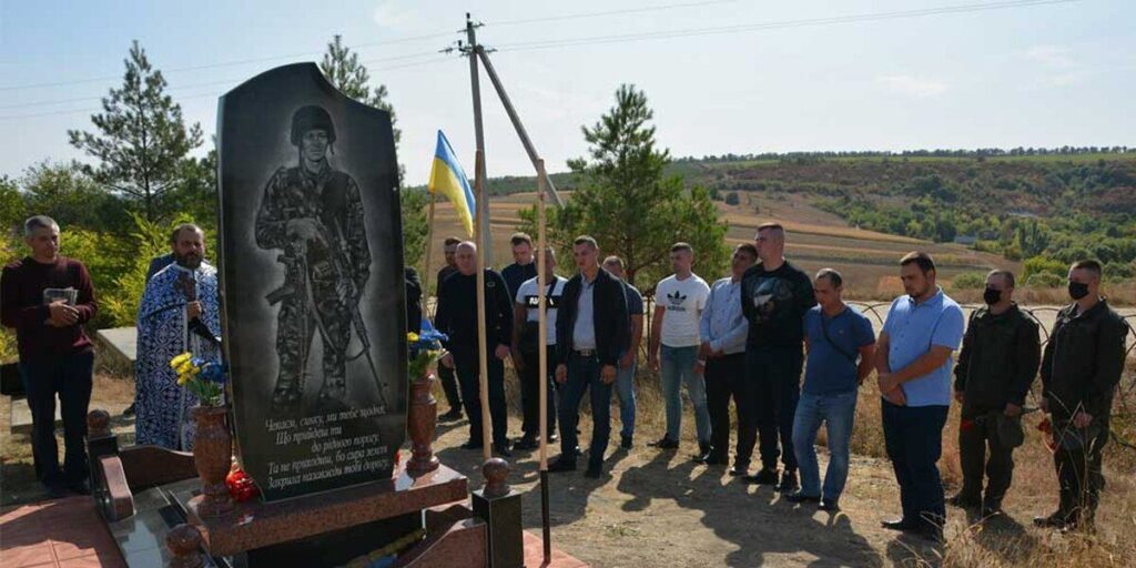 Нацгвардійці вшанували пам’ять загиблого на Сході побратима