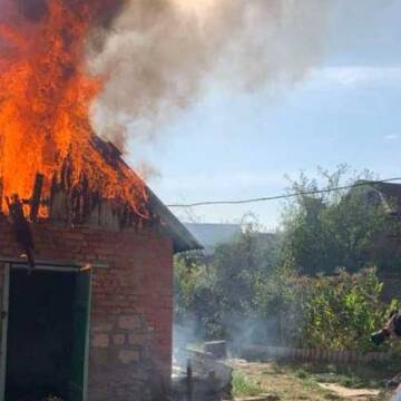 Вінницькі вогнеборці за добу чотири рази гасили пожежі