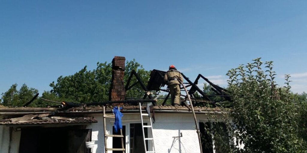 На Вінниччинні через електропроводку ледь не згорів будинок