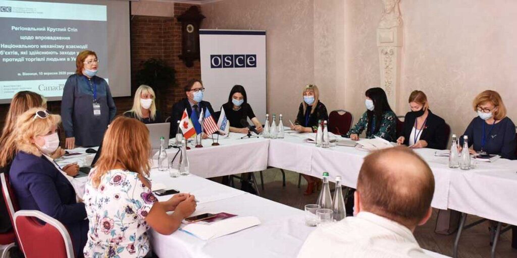 У Вінниці обговорили шляхи протидії торгівлі людьми