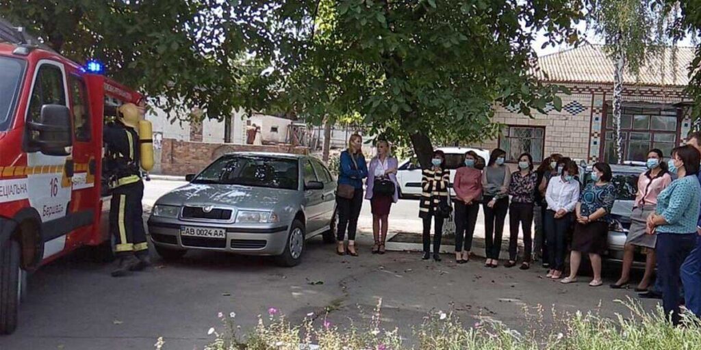 Бершадські вогнеборці провели навчання з працівниками суду