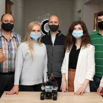 У Вінницькому національному технічному університеті температуру тіла вимірюватиме робот