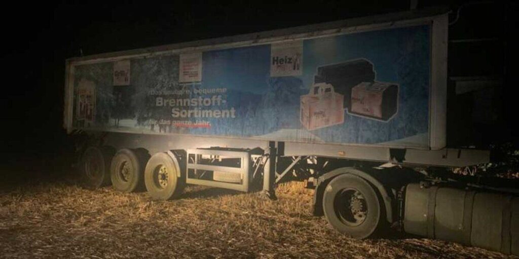 "Привіт зі Львова": в Жмеринському районі знову виявили вантажівку зі сміттям