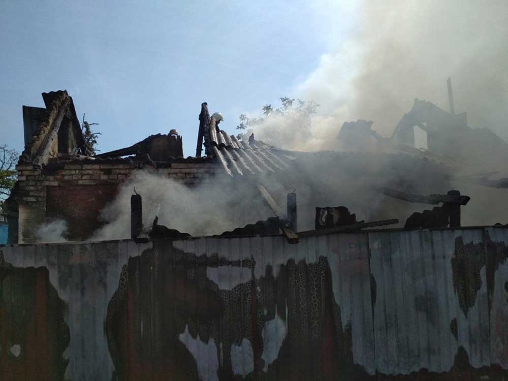 В Хмільницькому районі вогонь знищив сарай  із 4 тоннами сіна 