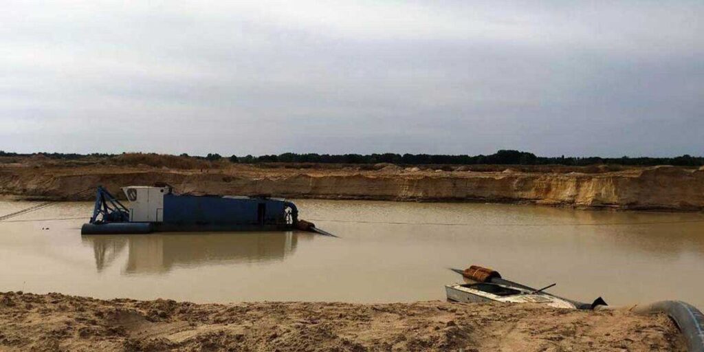 В Липовецькому районі приватне підприємство незаконно видобувало пісок