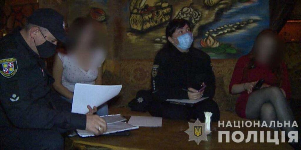 За два дні поліцейські виявили понад півсотні неповнолітніх курців