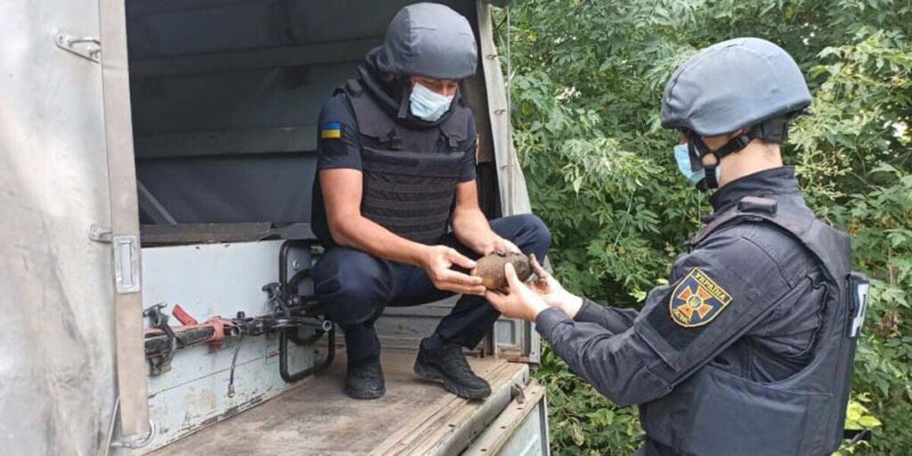 У Томашпільському районі піротехніки знищили снаряд часів Другої світової