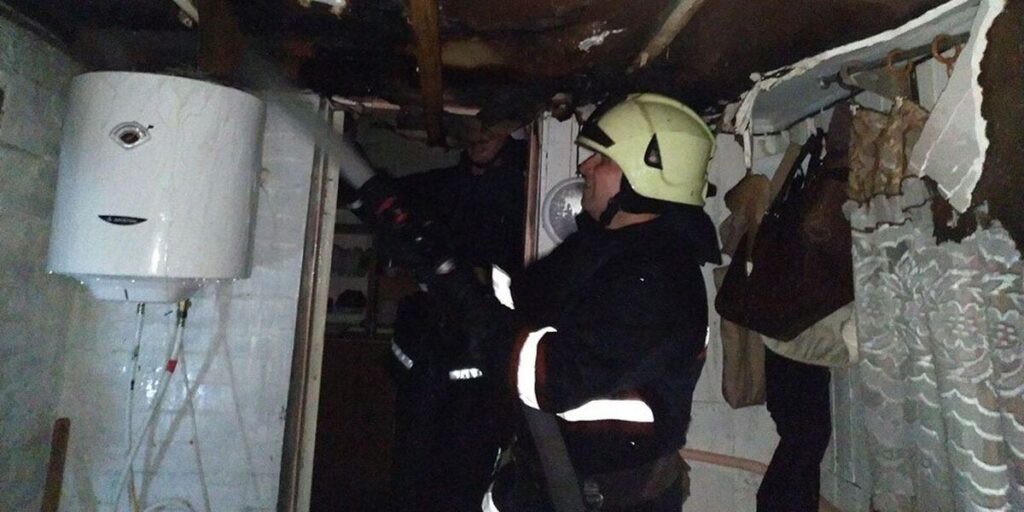 У Козятинському районі вночі горів дах житлового будинку