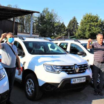 Дев’ять нових авто для сільської медицини поїхали у райони Вінниччини