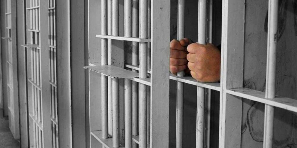 За крадіжку майже півмільйона гривень вінничанину «світить» до 8 років за гратами