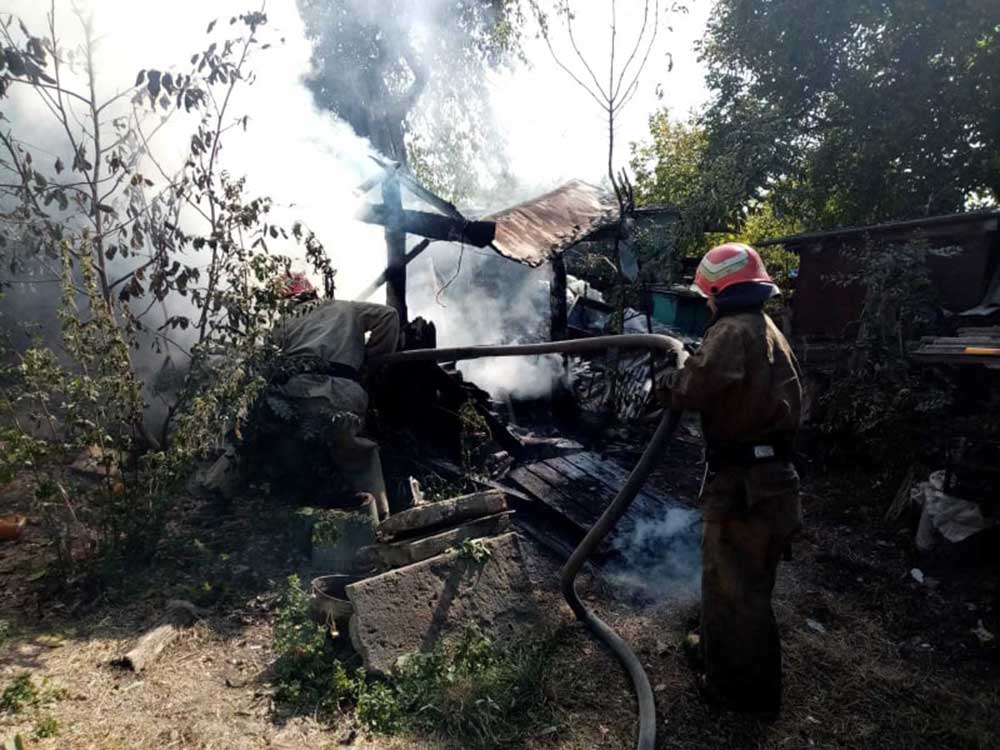 Вінницькі вогнеборці за добу чотири рази гасили пожежі 