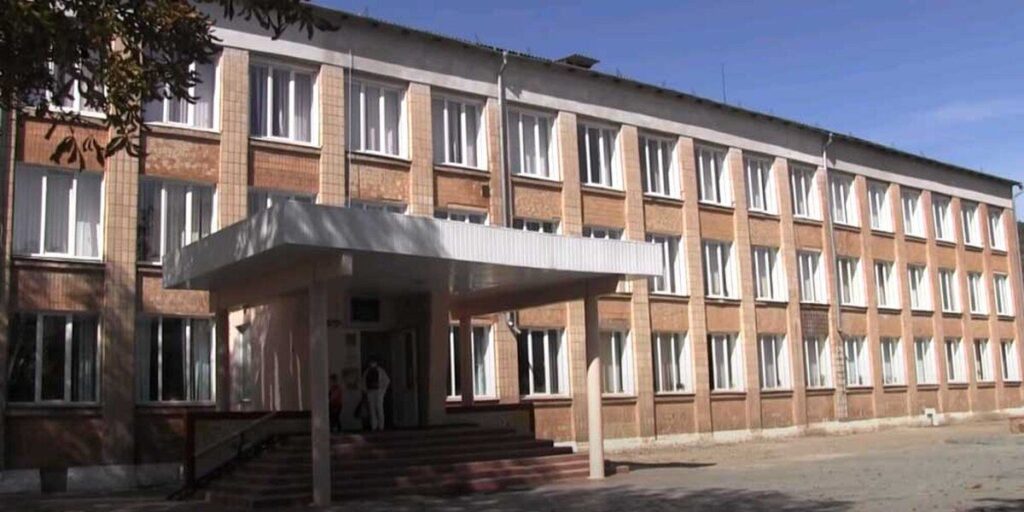 У Могилів-Подільському майже 700 учнів відправили на самоізоляцію через спалах коронавірусу