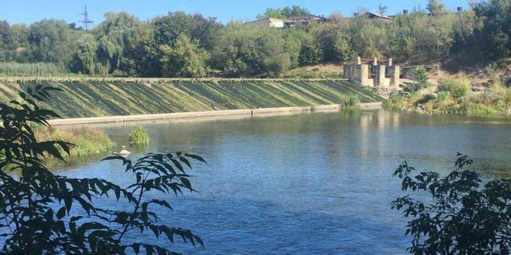 В Сутиському водосховищі понизять рівень води