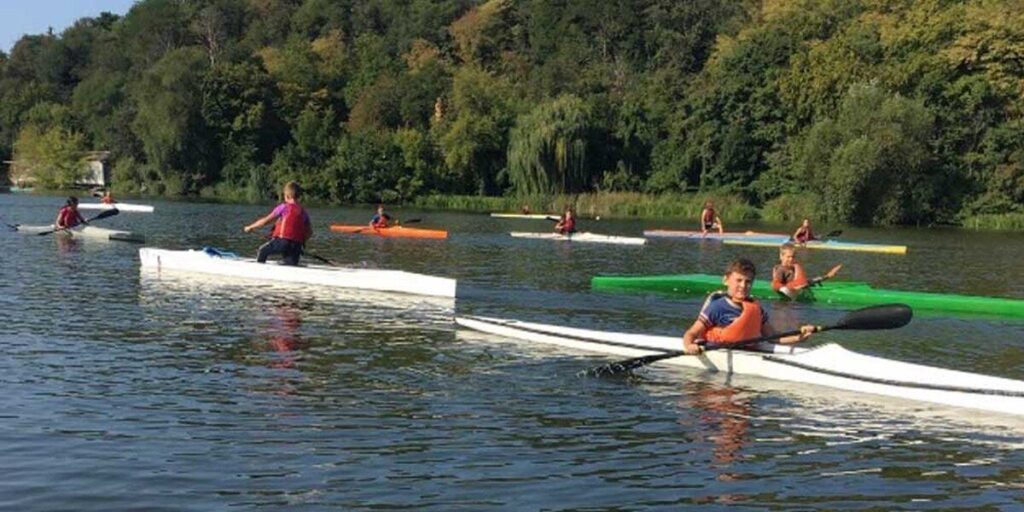 Стали відомі переможці чемпіонату міста на байдарках