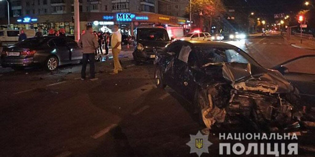 У Вінниці вночі сталась ДТП: троє людей травмувались