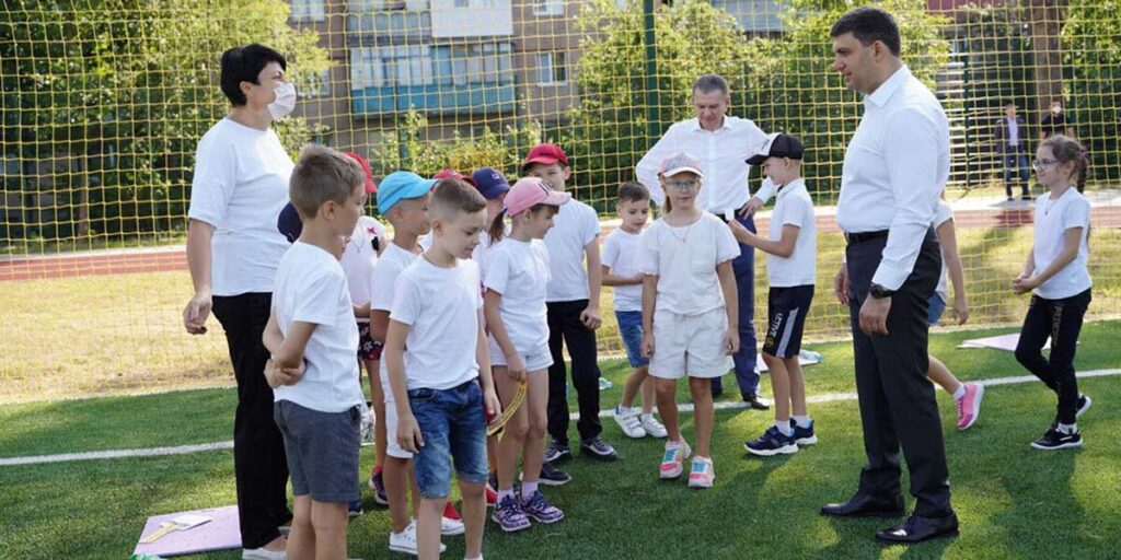 Учні вінницької школи №33 вже освоїли новий стадіон