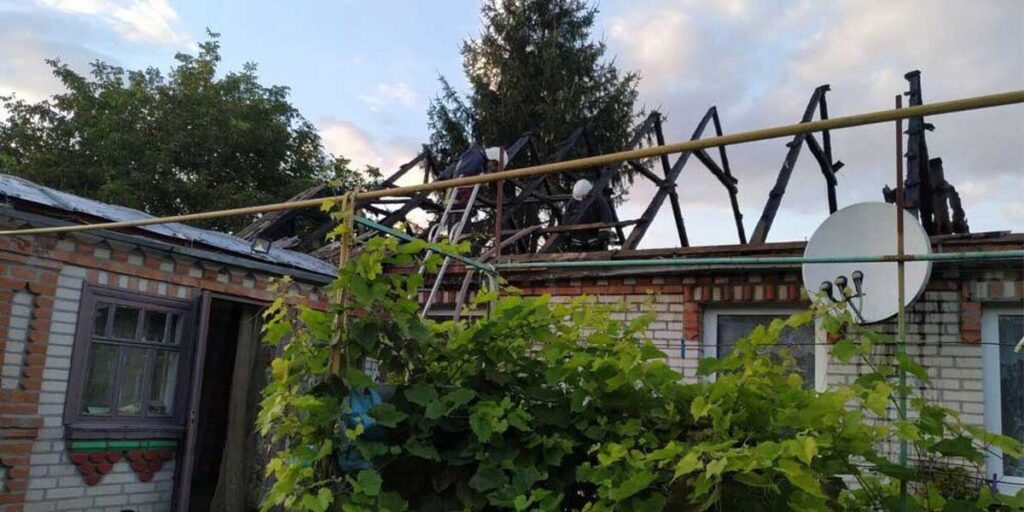 В Козятинському районі через пожежу люди залишились без даху над головою
