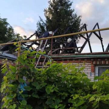 В Козятинському районі через пожежу люди залишились без даху над головою