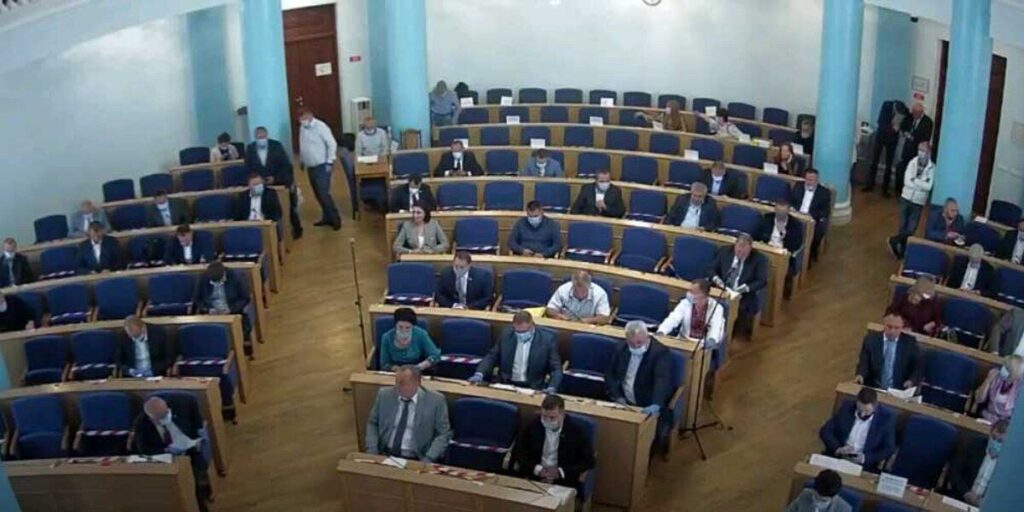 Депутати обласної Ради 7 скликання востаннє зібрались на сесію