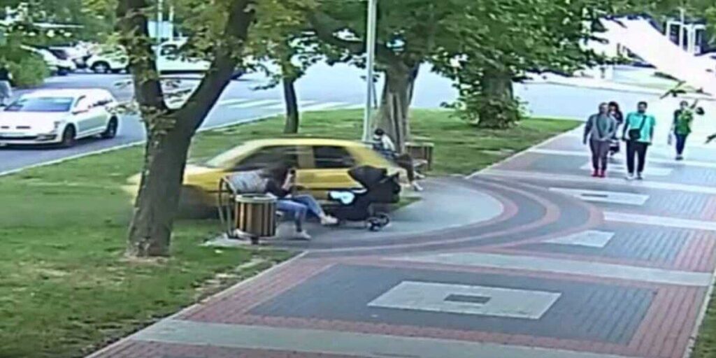 Народились у сорочці: на Космонавтів автівка ледь не збила матусю з малям