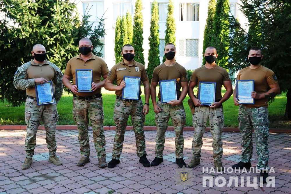 8 вересня грамоти Головного управління Національної поліції  отримали  працівники Барського відділення поліції та  бійців батальйону поліції особливого призначення «Вінниця».