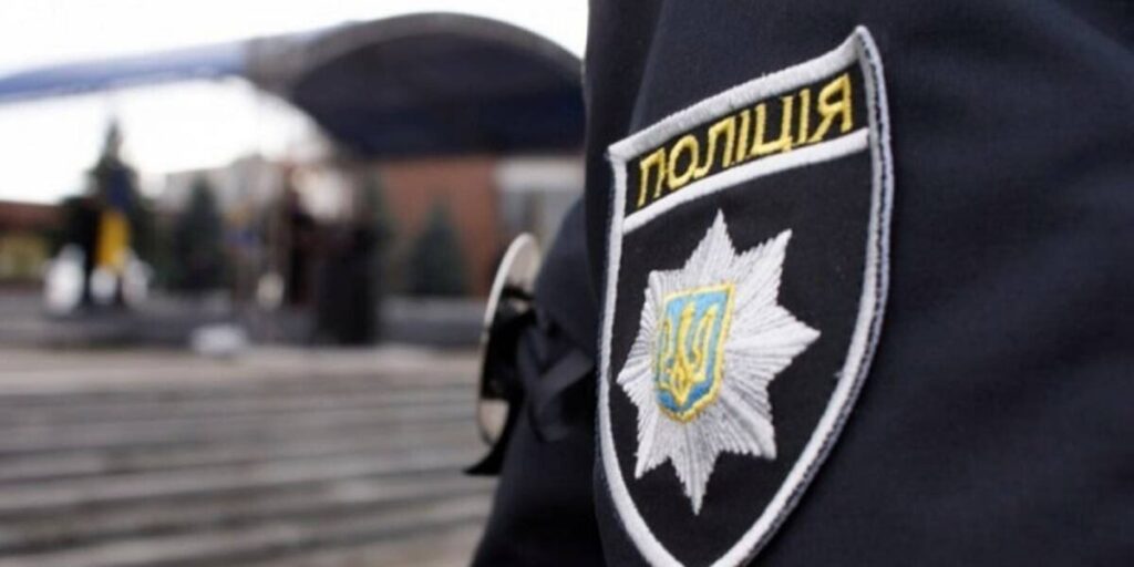 У Вінниці чоловік порізав себе після рішення суду