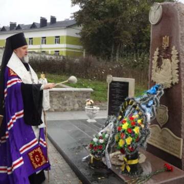 Архієпископ Михаїл звершив освячення меморіалу загиблим воїнам-розвідникам